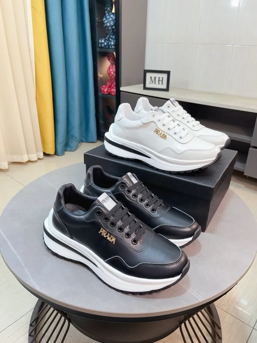 Men's shoes 💰420🌹🌹Prada is a luxurious and fashionable high-end product ✊🔥The perfect last shape and top-notch handcrafting make this shoe immediately create a strong aristocratic atmosphere. Imported first-layer cowhide with brogue carving crafts💋Cowhide lining🎶Rubber combination outsole specially imported from France for leather shoes😍Color: Mysterious Black☕️Number 38～44